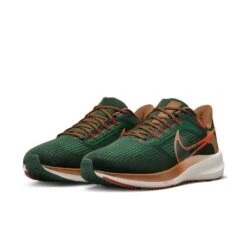 Nike Men's Air Zoom Pegasus 39 A.I.R Hola Lou (300 - Gorge Green/Ale Brown/Team Orange) 2 Nike Men's Air Zoom Pegasus 39 A.I.R Hola Lou (300 - Gorge Green/Ale Brown/Team Orange) -Shoe Serie Store 0484D762 CA83 4484 AB88 237F6F732AC0