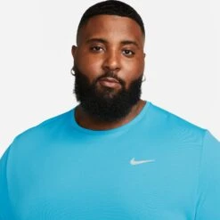 Nike Men's DRI-FIT UV Miler Short Sleeve Running Top (416 - Baltic Blue/Reflective Silver) -Shoe Serie Store DV9315 416 PHSYM001 2000